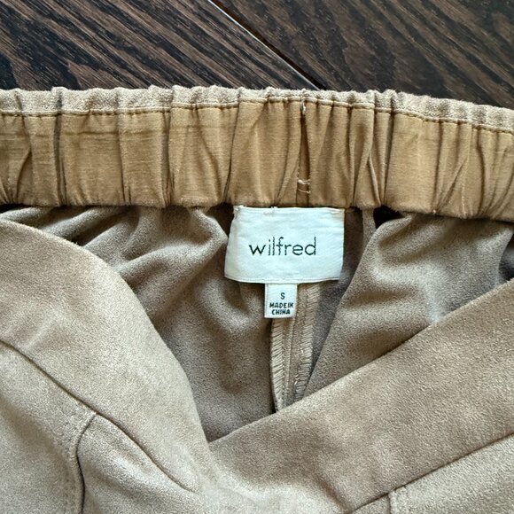 Aritzia Wilfred Suede Shorts - Picture 3 of 4
